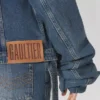 Modrá džínová bundy s oversized rukávy Modrá džínová bundy s oversized rukávy
