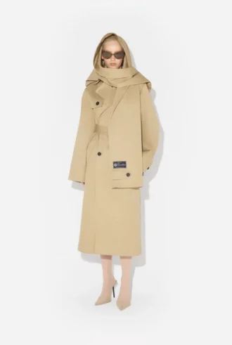 Trenchcoat s kapucí
