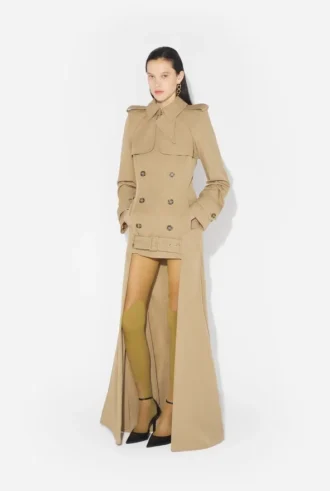 Trenchcoat s výřezy