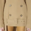 Trenchcoat s výřezy Trenchcoat s výřezy
